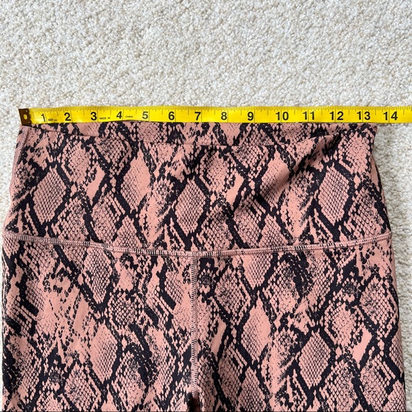 Fabletics Define High Waisted 7/8 Leggings Mocha Reptilia - Picture 9 of 9